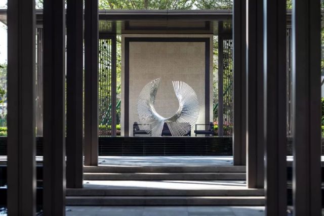 Outdoor Modern Twist Tubes Stainless Steel Sculpture