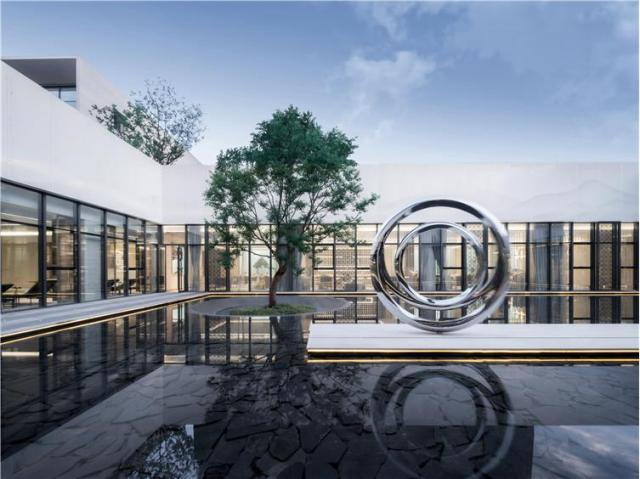 Large Modern Stainless Steel Rings Design Sculpture