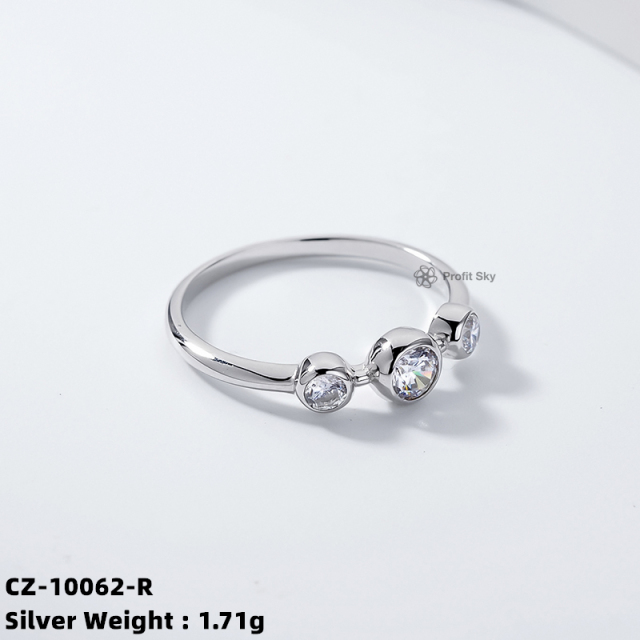 Vintage-Inspired Zirconia Silver Ring