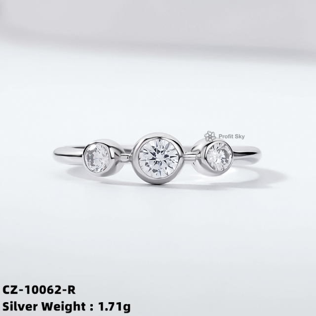 Zirconia Halo Ring - Sterling Silver Beauty