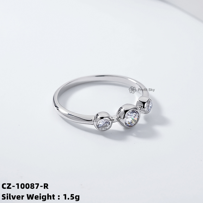 Glamorous Zirconia Statement Ring - Sterling Silver