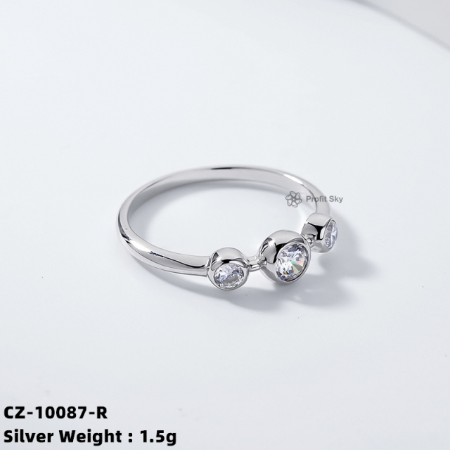 Glamorous Zirconia Statement Ring - Sterling Silver