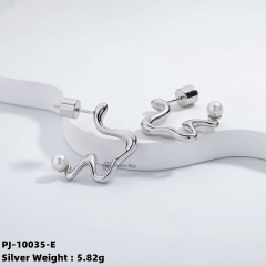 Boho Chic Delight: Silver Hoop Earrings with Cultured Pearl Drops