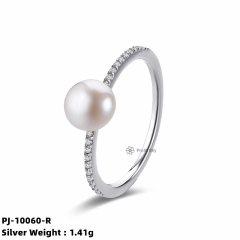 Boho Chic Delight: Handcrafted Sterling Silver Ring with Freshwater Pearl