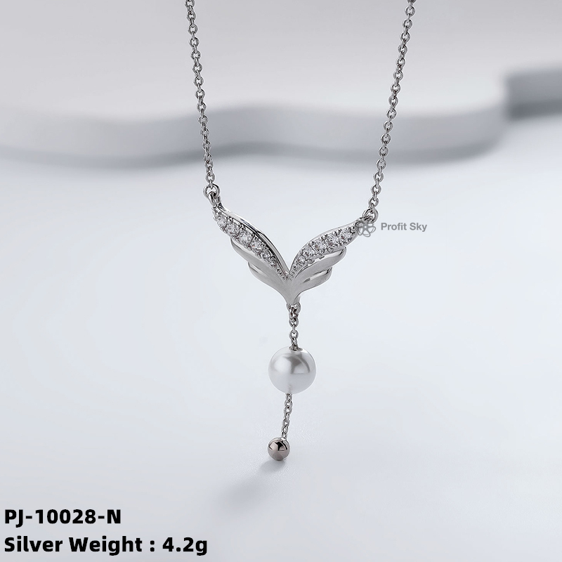 Graceful Simplicity: Minimalist Silver and Pearl Necklace