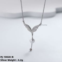 Graceful Simplicity: Minimalist Silver and Pearl Necklace