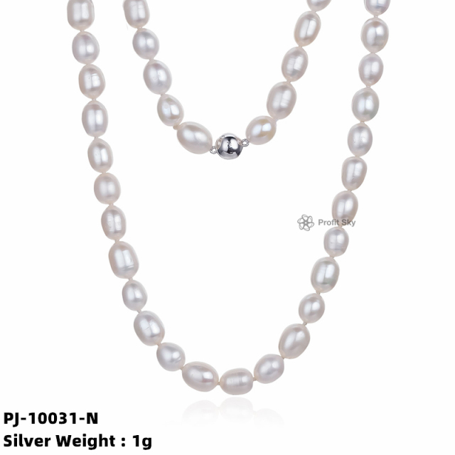 Contemporary Charm: Silver Bar and Pearl Necklace