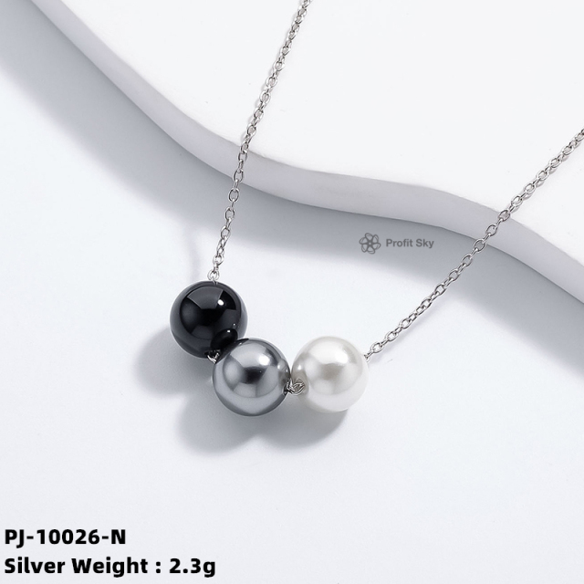 Ocean's Luster: Freshwater Pearl and Silver Necklace