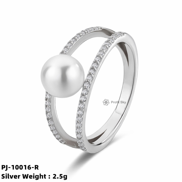 Elegance in Silver: Sterling Silver Pearl Ring with Lustrous Pearl