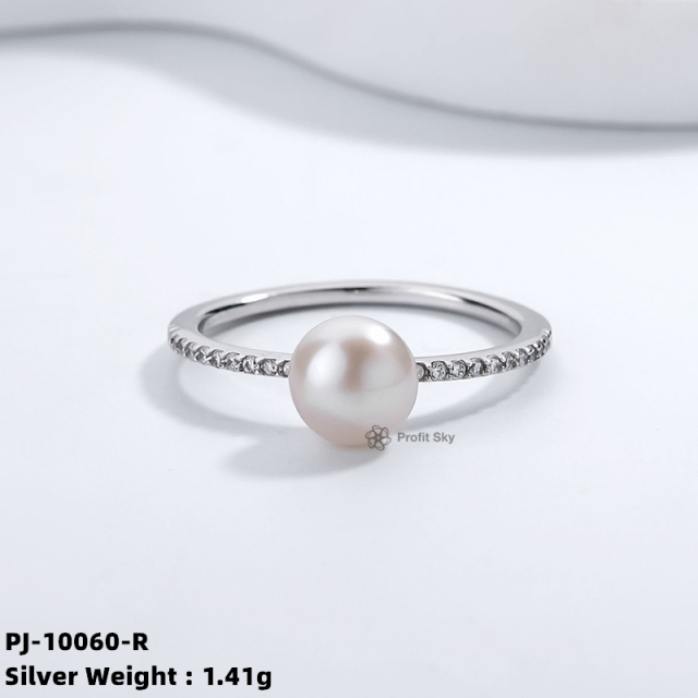 Boho Chic Delight: Handcrafted Sterling Silver Ring with Freshwater Pearl