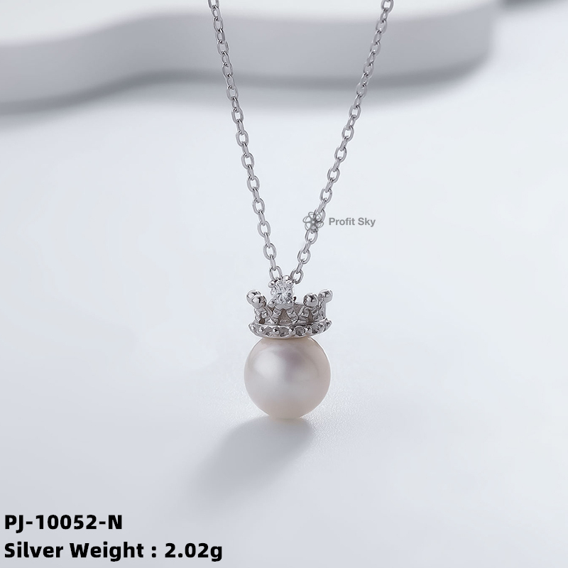 Classic Elegance: Vintage Style Silver Pearl Necklace