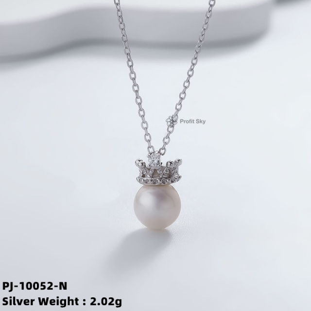 Classic Elegance: Vintage Style Silver Pearl Necklace