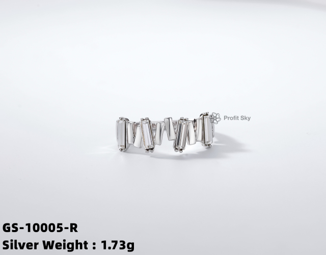 Elegant Sterling Silver Amethyst Ring