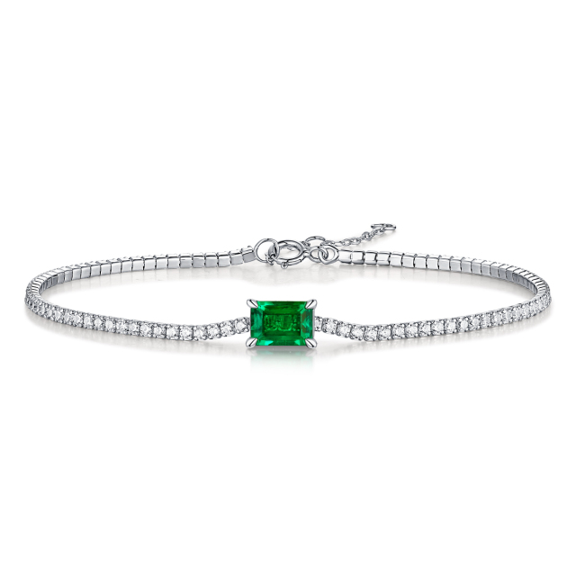 Minimalist Beauty: Sleek Silver Cuff Bracelet