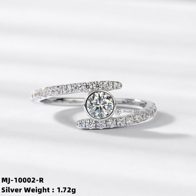 Sterling Silver Moissanite Solitaire Engagement Ring