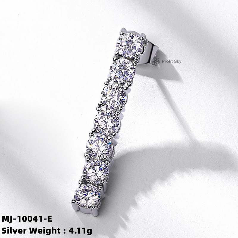 Vintage-Inspired Moissanite Studs Earrings