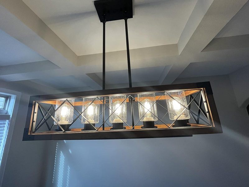 Anmytek Rectangle Wood Metal Pendant Light Kitchen Island Chandelier Black Finish Rustic Industrial Chandelier Vintage Ceiling Light Fixture 5 Lights with Glass Shade