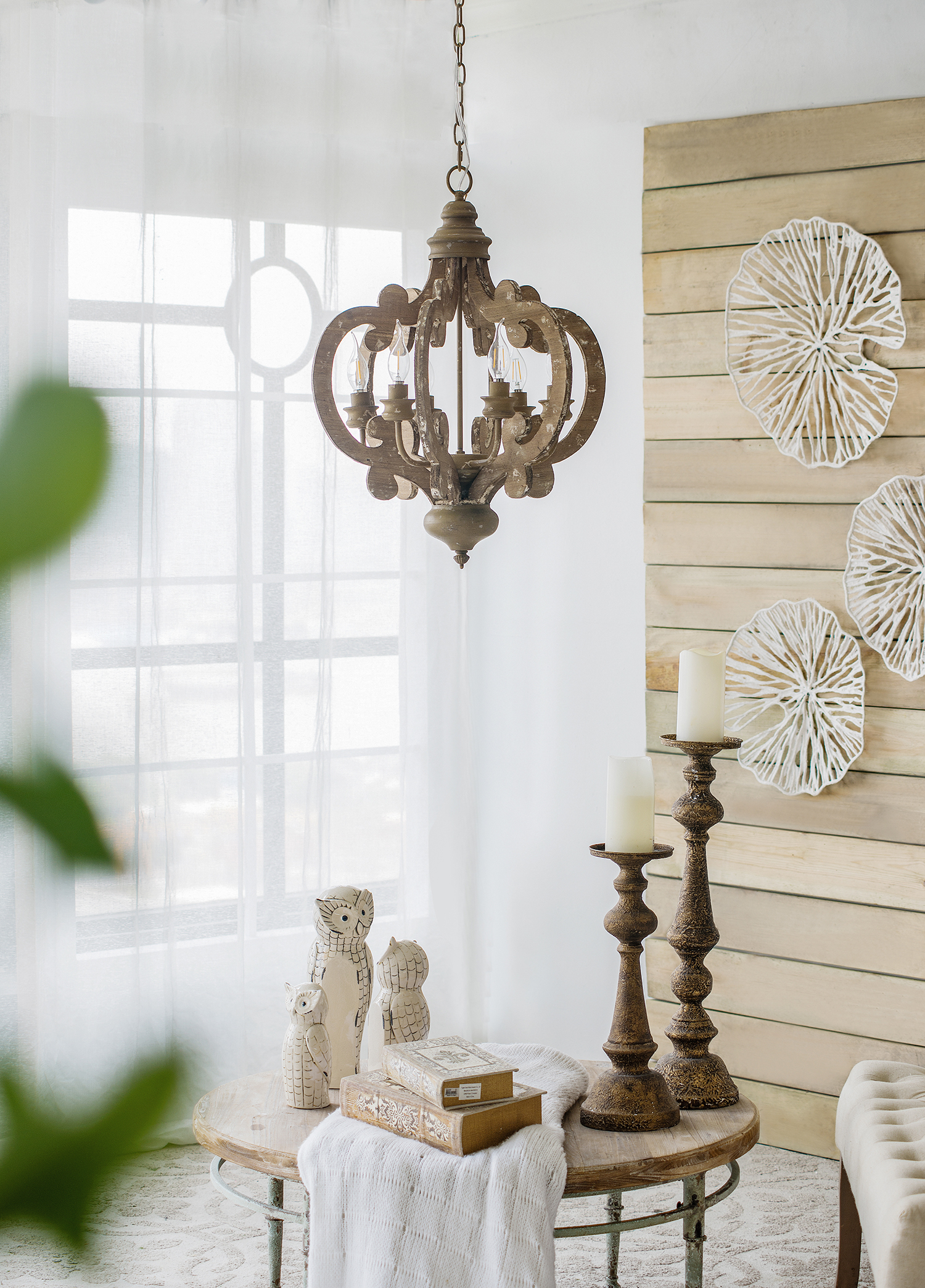 Anmytek Farmhouse 6‑Light Wood Chandelier Adjustable Chain Pendant Light Fixture for Dining Room Living Room Entryway Bulb Not Included
