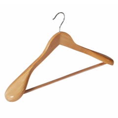 Natural Wooden Wide Shoulder Suit Coat Hangers With Bar