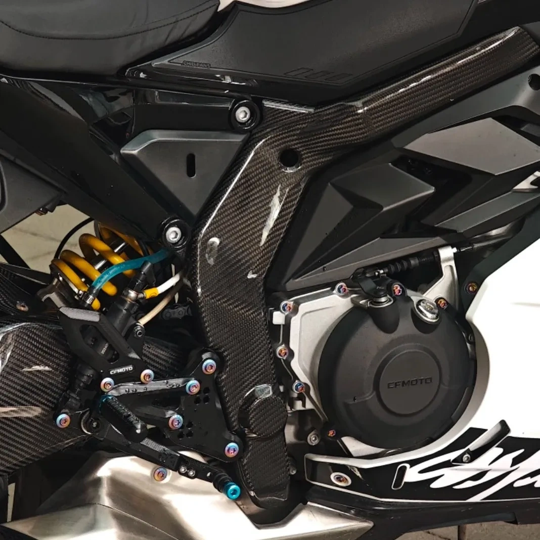 For CFMOTO 675SR one-stop fuel tank cap, key cover, fixed air wing, exhaust hood, real carbon fiber accessories,cfmoto675sr wind