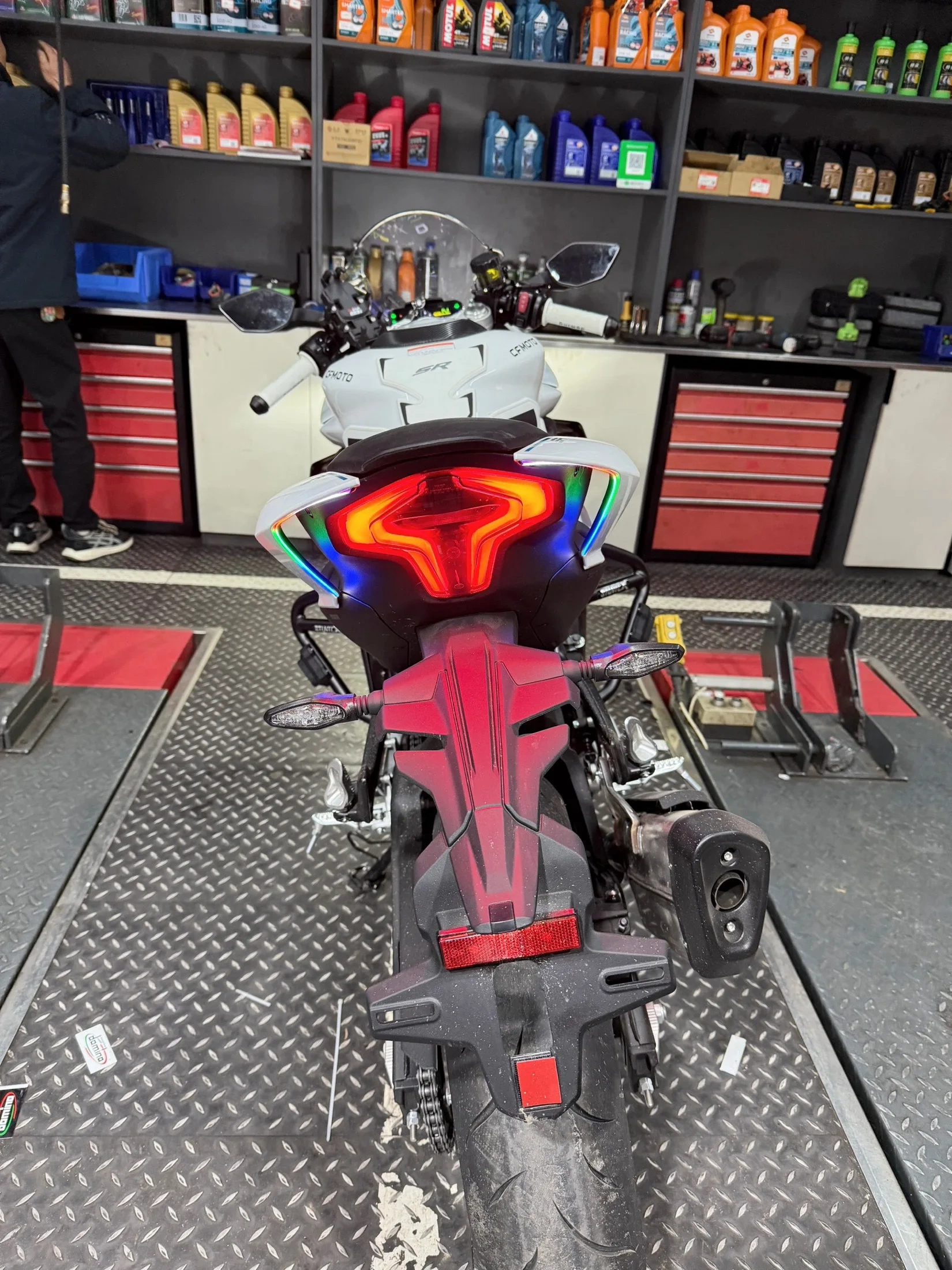 FOR CFMOTO 450SR The Upgraded Version Has No in The Taillights. Any Color and Any Mode Can Be Adjusted Via The Mobile Phone App.