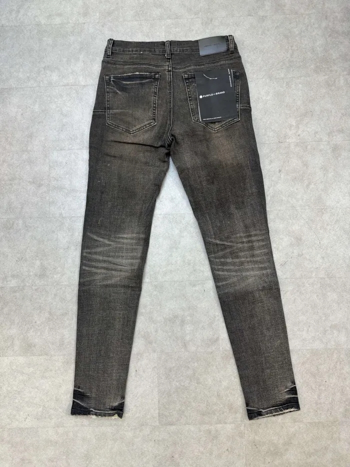 1:1 quality version Washed and scuffed ripped and patched jeans
