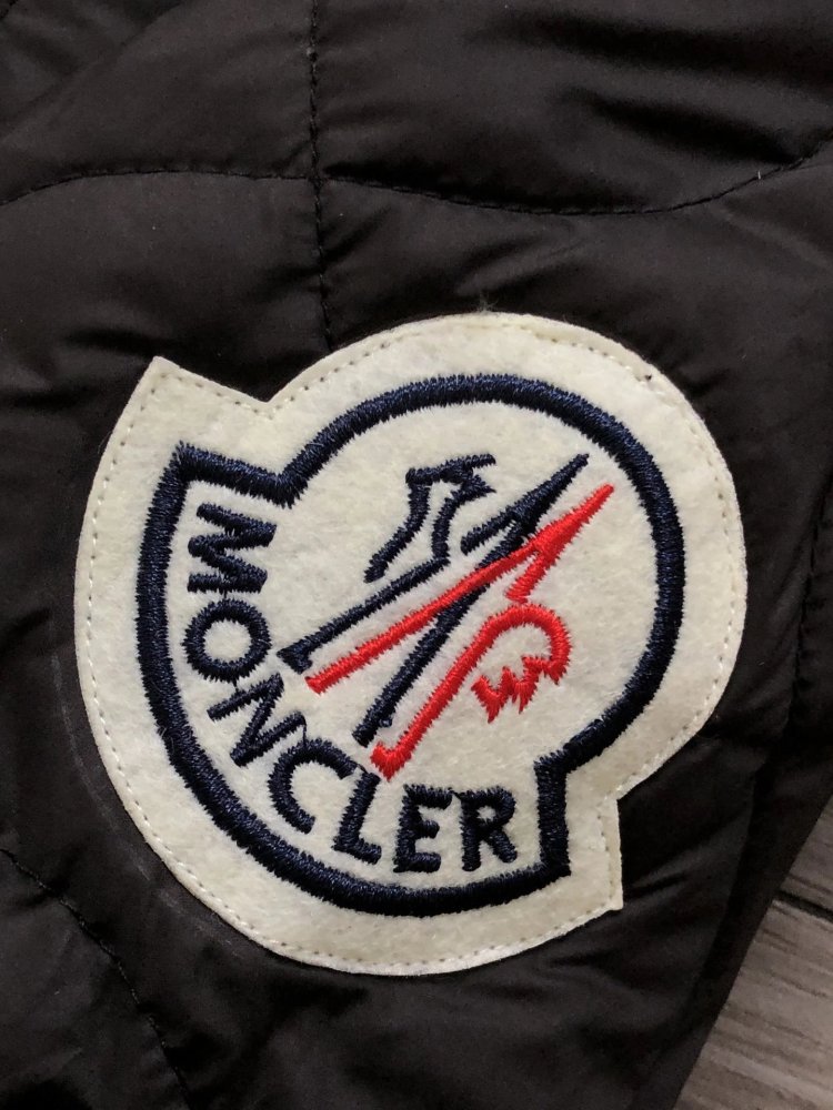 M0ncler Hatysa Short Down Jacket Black