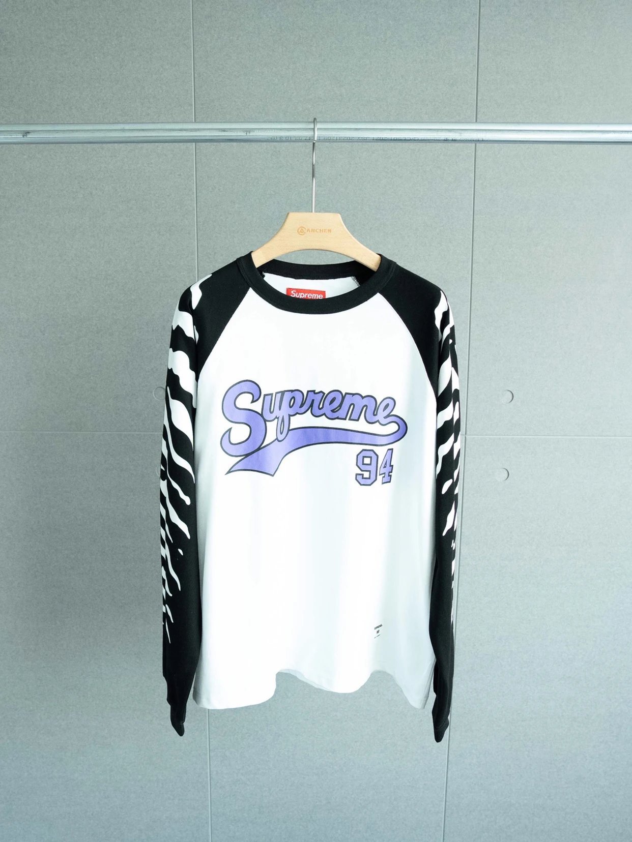 Sup SS26 Week6 Tiger Raglan L/S Top Longsleeve 3 Colors