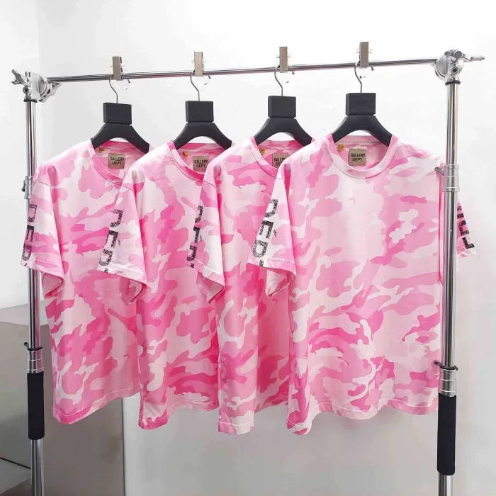 Gallery Dept 1:1 quality version Pink Camo Vertical French Text Print Washed Tee