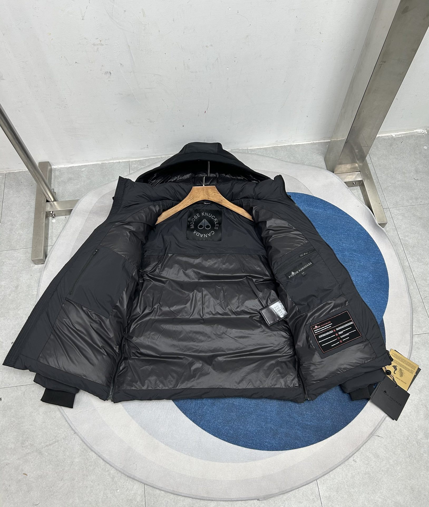 Moose knuckles J196 Black Down Jacket