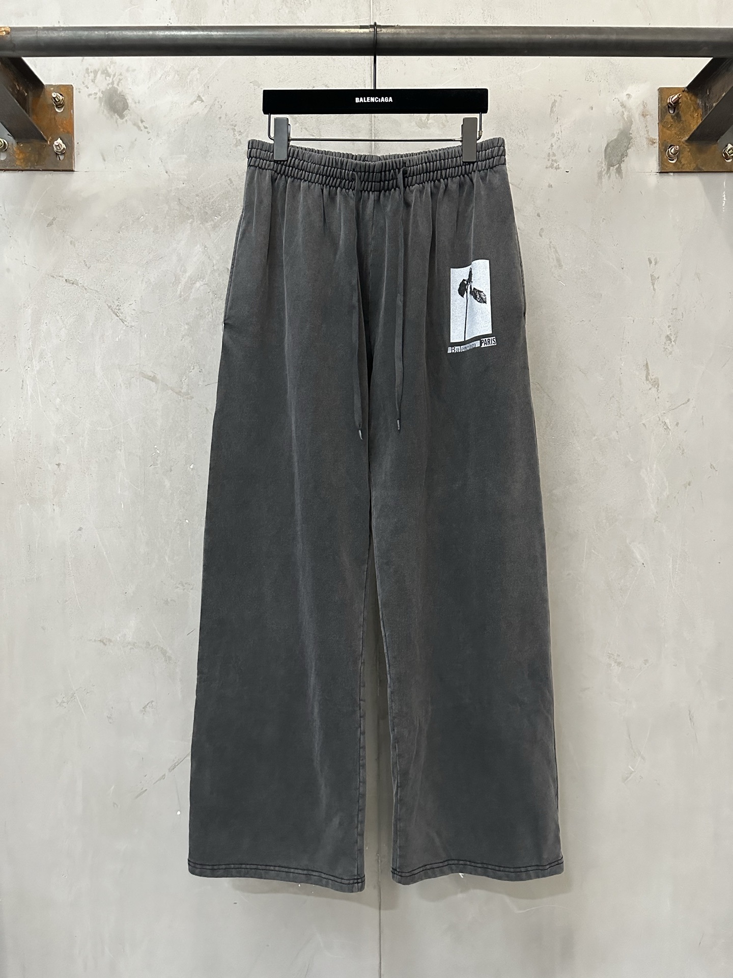 BLCG 642763 Washed Material Rose Seatpants Oversized