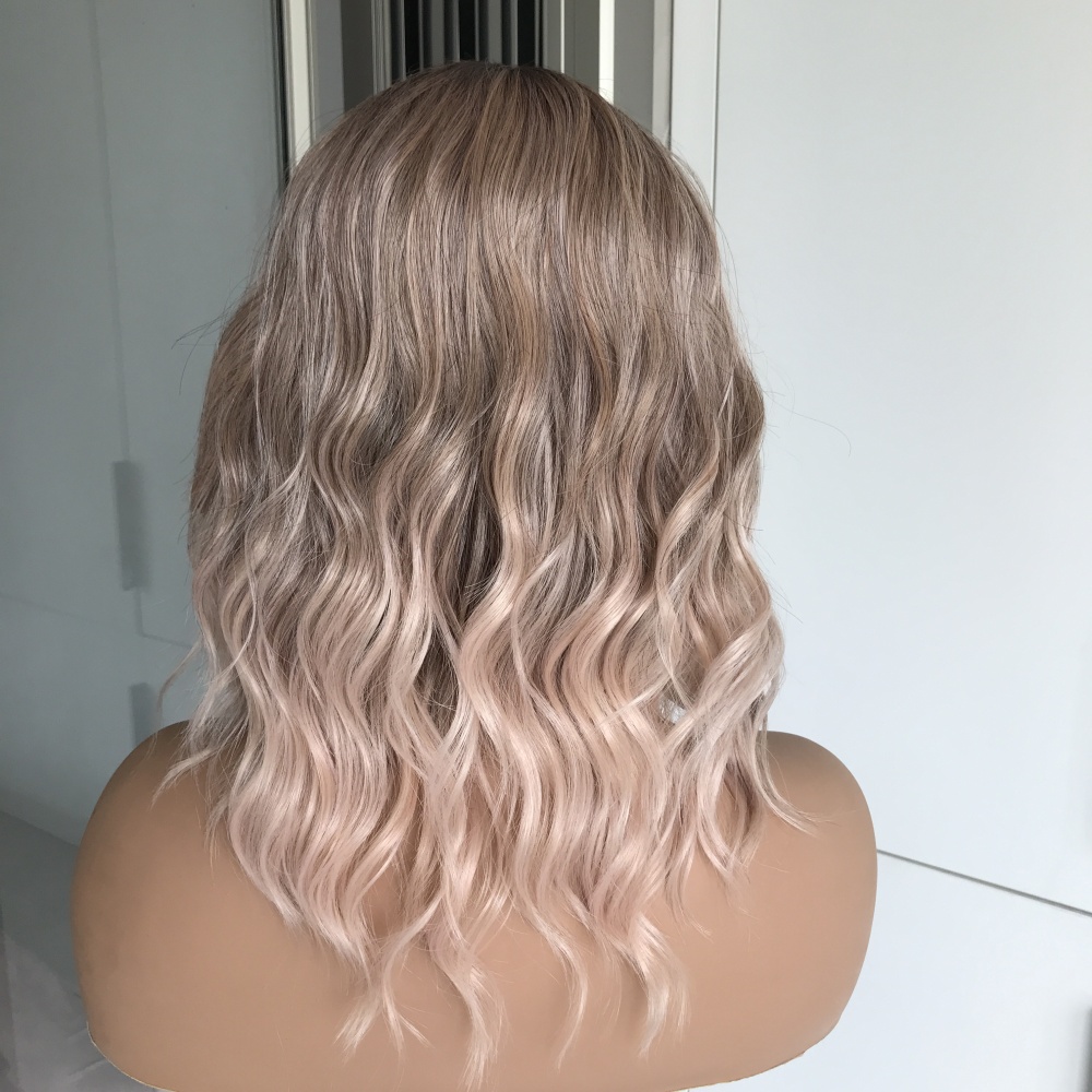 Chloe by AISOM Short Water Wave 12 Inches Apricrown Free Part Synthetic Lace Front Wig with Scandinavian Hairline Low Density for Summer