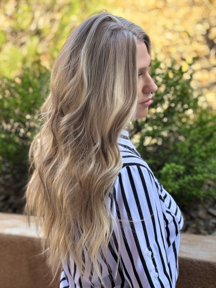 A49 by AISOM 13x6 True Glueless Wig Natural looking Wig Highlight Warm Blonde Wave Synthetic Lace Front Wig with Realistic Hairline 22 inches