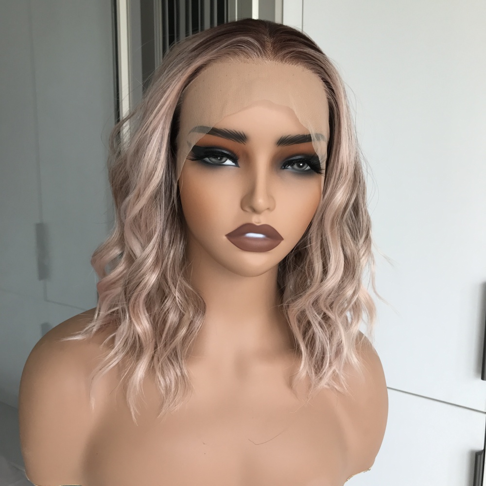 Chloe by AISOM Short Water Wave 12 Inches Apricrown Free Part Synthetic Lace Front Wig with Scandinavian Hairline Low Density for Summer