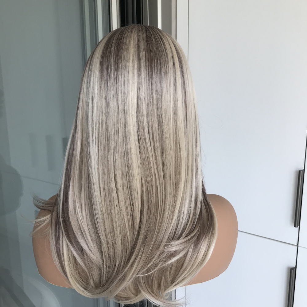 A67 by AISOM Bright Blonde Highlights 13x4 Free Part Lace Front Wig Layered Straight 17 Inches Heat Friendly Synthetic Wig for Women