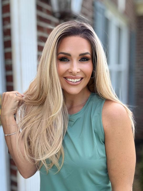 A40 by AISOM 22” Ombre Blonde Wig 13x6 Lace Front Wig with Brown Root Pre Plucked Glueless for Beginner Layered Straight Natural Looking Wig for Women