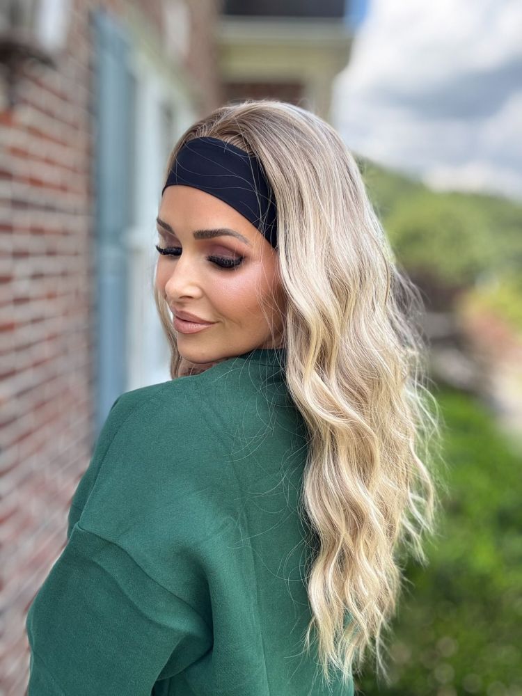 Maya by AISOM Water Wave Highlight Blonde Headband Wig for Women Heat Friendly Synthetic Wig 18 Inches Low Density Wear Go Wig