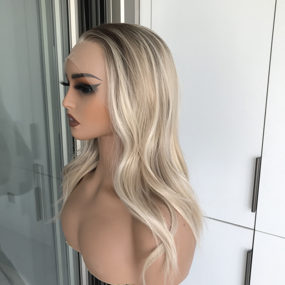 Tori by AISOM Soft Wave 16 Inches Natural Blonde Free Part Synthetic Lace Front Wigs with Scandinavian Hairline Fashion Women Gluless Wig Low Density