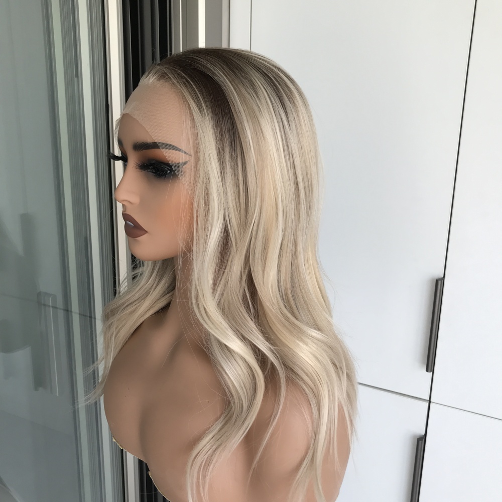 Tori by AISOM Soft Wave 16 Inches Natural Blonde Free Part Synthetic Lace Front Wigs with Scandinavian Hairline Fashion Women Gluless Wig Low Density