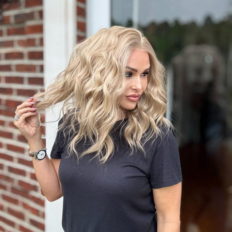 AISOM Camila Sandy Blonde Short Wave Lace Front Wig 14 Inches 13x6 Free Part Synthetic Wigs for Women Daily Use