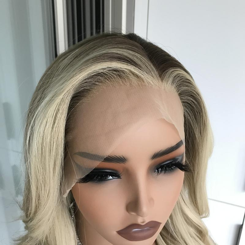 AISOM Naomi Wheat Blonde Soft Wave 13x4 Free Part Lace Front Wig with Scandinavian Hairline Synthetic Wigs 14" for Women Low Density 120% Daily Use