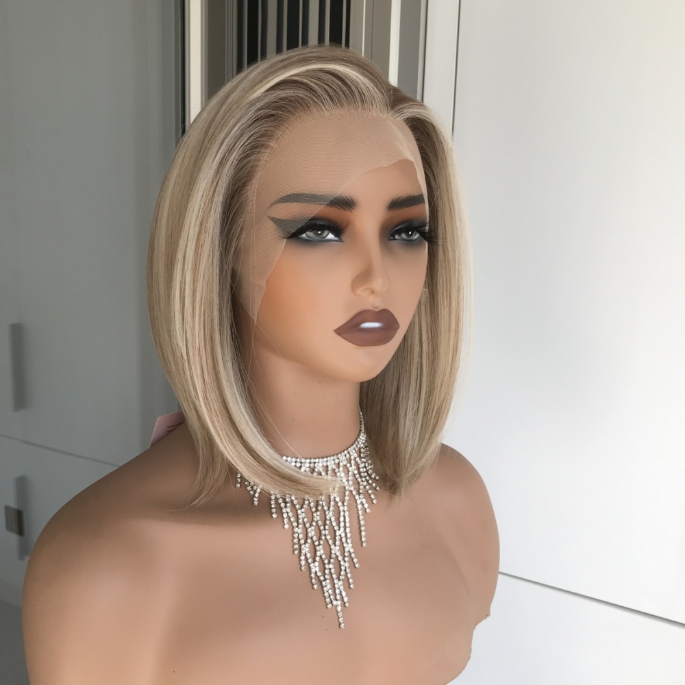 AISOM Caris Honey Blonde  Short Bob