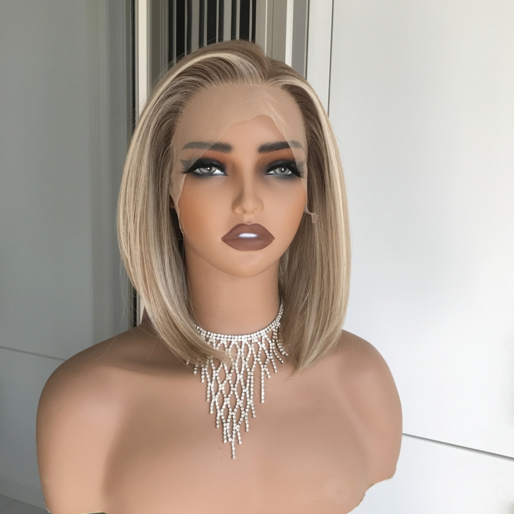 AISOM Caris Honey Blonde  Short Bob