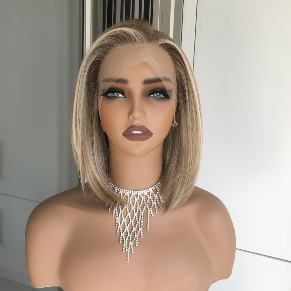 AISOM Caris Honey Blonde  Short Bob