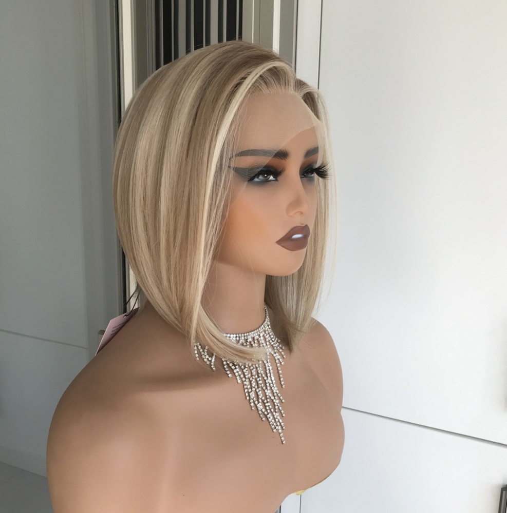 AISOM Caris Honey Blonde  Short Bob