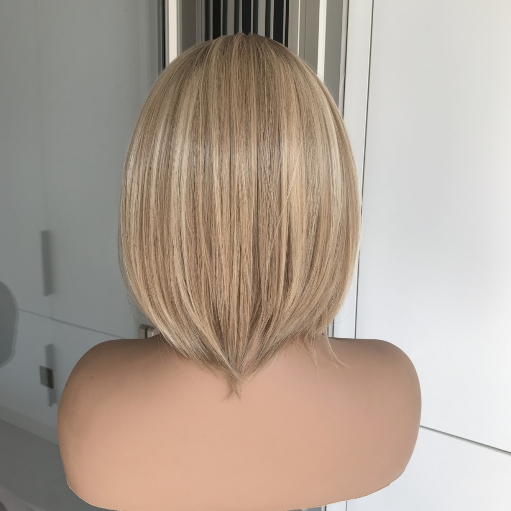 AISOM Caris Honey Blonde  Short Bob