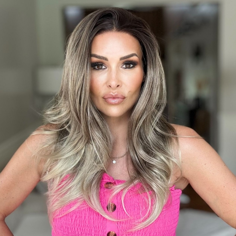 A17 by AISOM Brunette Blonde 13x4 Free Part Lace Front Women's Wig 20inch with Dark Root Heat Friendly for Daily Use,Party