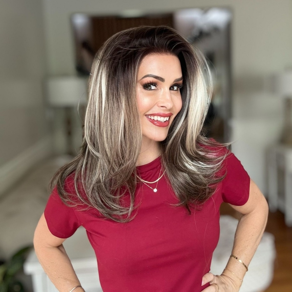 A02 by AISOM Free Part Brunette Blonde Highlight 13*4 Lace Front Wig 18 Inches Low Density Layered Glueless Wig for Women Daily Use