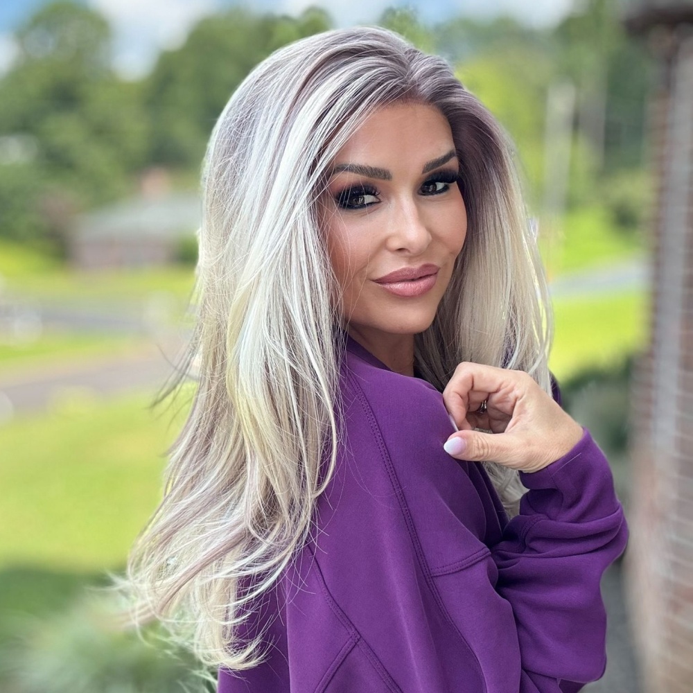 A22 by AISOM Bright Blonde Mix Light Brown Layered Straight 20 inches 13*4 Free Part Lace Front Wig Heat Friendly Pre Plucked Women's Wig