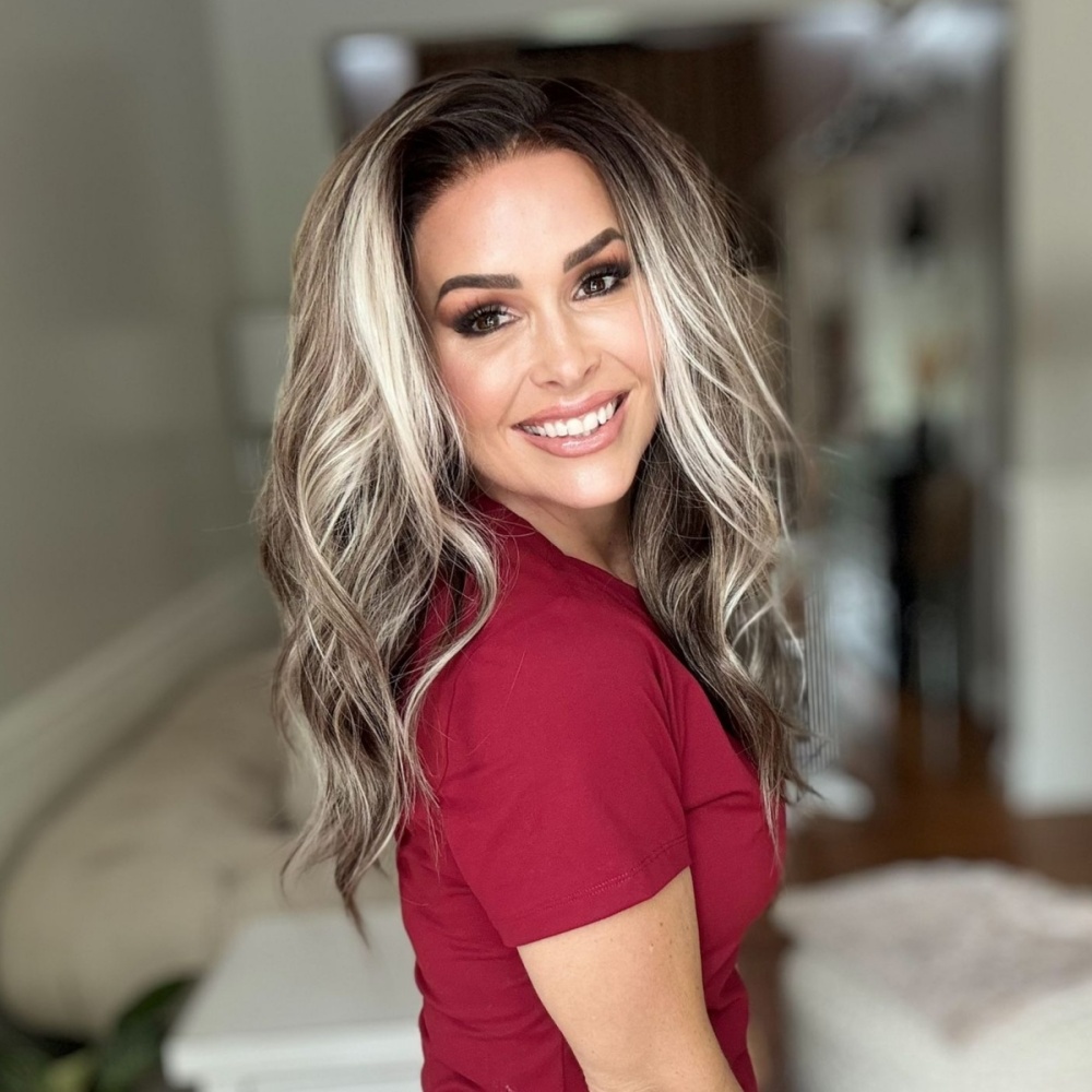 A06 by AISOM Free Part Beach Wave Brunette with Blonde Highlight Natural Hairline Low Density 13x4 HD Lace Front Wig 18 inches Heat Friendly Synthetic Hair